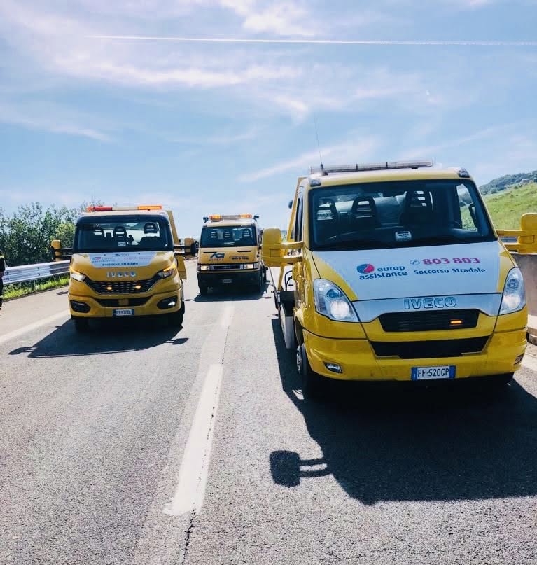 DE STEFANO SERVICE SRL - Driver Center Pirelli VALLATA